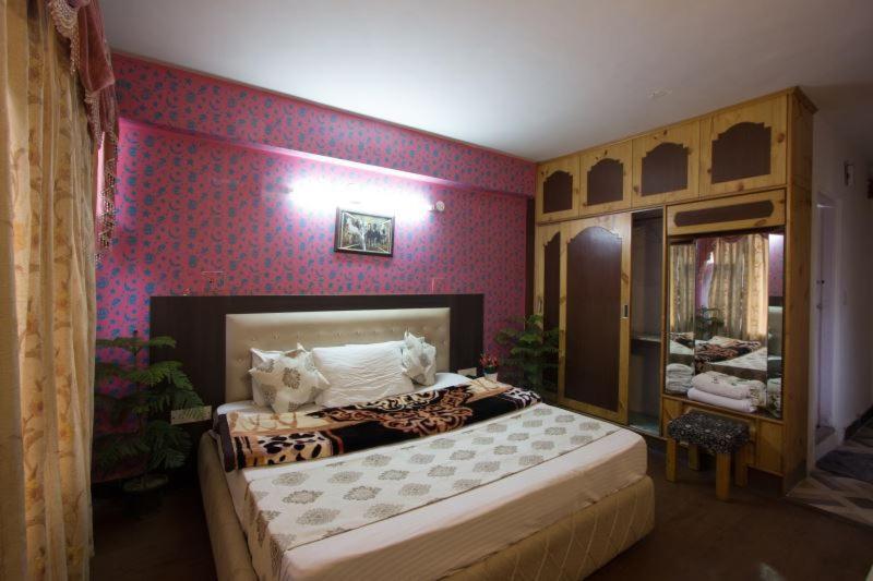 Hotel Utsav Manāli Esterno foto
